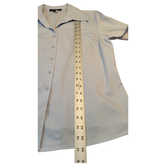 Jones Wear Essentials Quick Care Womens Blue Button Up Blouse Shirt Size 10 - Picture 10 of 10